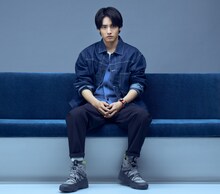 白浜優斗役の赤楚衛二。