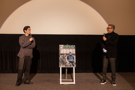 左から高良健吾、小室秀一。