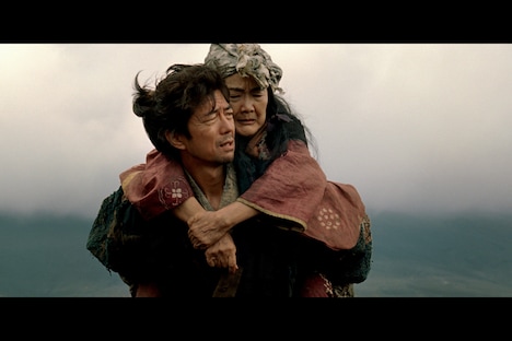 「クモとサルの家族」新場面写真