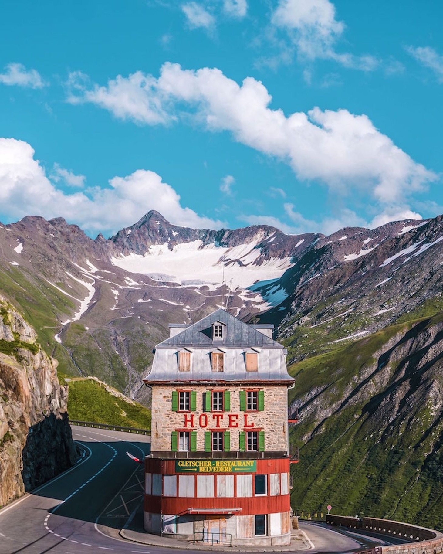 ホテル・ベルヴェデーレ (c)Carlo Kuettel (@carlokuttel), Hotel Belvédère