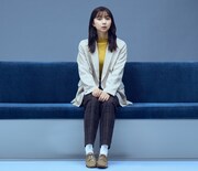 畑野紗枝役の上白石萌歌。