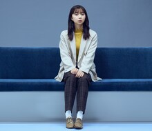 畑野紗枝役の上白石萌歌。