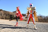 「暴太郎戦隊ドンブラザーズVSゼンカイジャー」場面写真