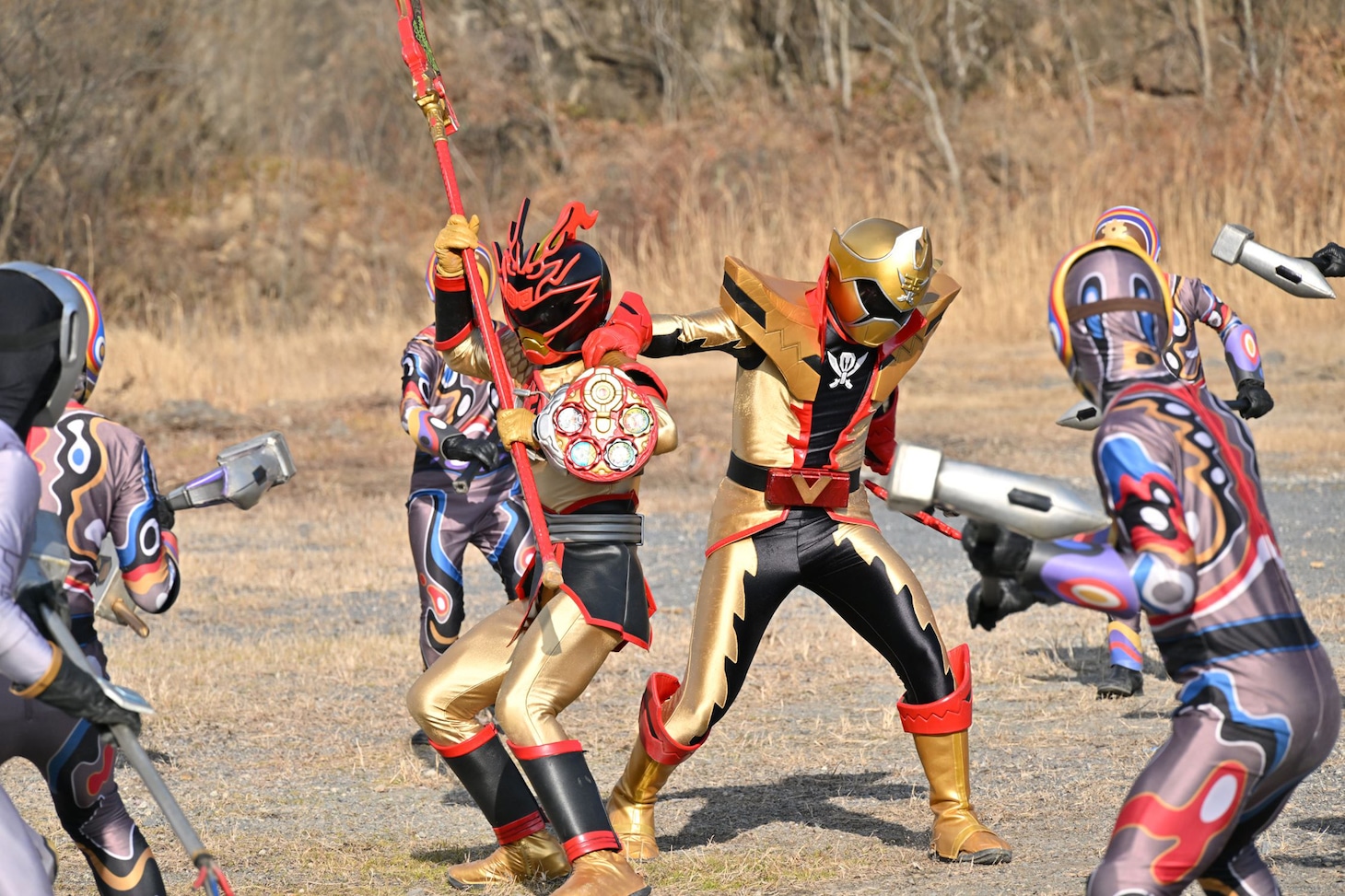 「暴太郎戦隊ドンブラザーズVSゼンカイジャー」場面写真