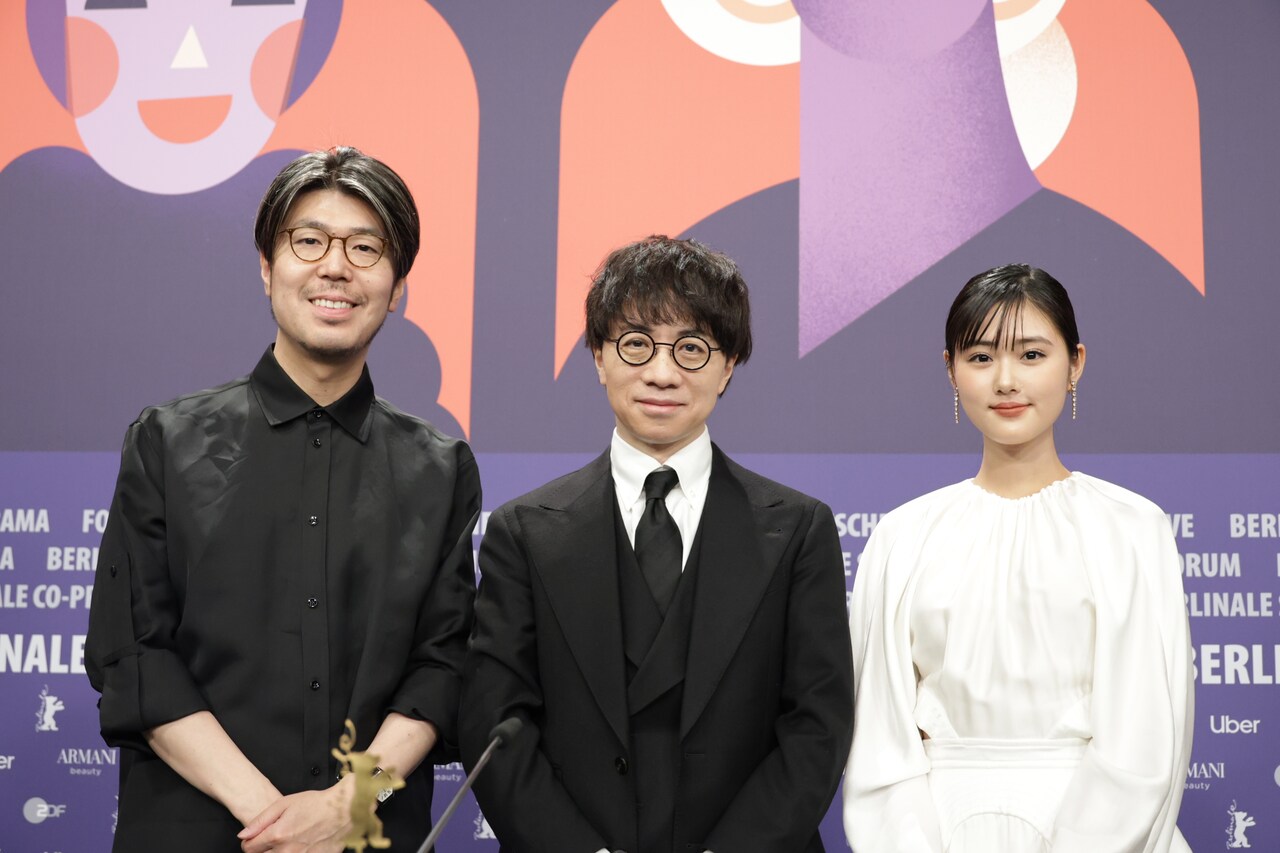 左から川村元気、新海誠、原菜乃華。