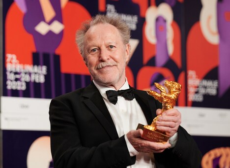 「On the Adamant（英題）」で第73回ベルリン国際映画祭の金熊賞を獲得したニコラ・フィリベール。（写真提供：Annette Riedl / dpa / picture-alliance / Newscom / ゼータ イメージ）