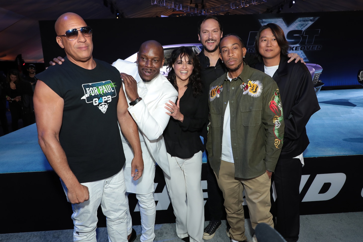 左からヴィン・ディーゼル、タイリース・ギブソン、ミシェル・ロドリゲス、ルイ・レテリエ、クリス・“リュダクリス”・ブリッジス、サン・カン。