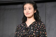 まぶたの可動域のすごさを披露する今田美桜。