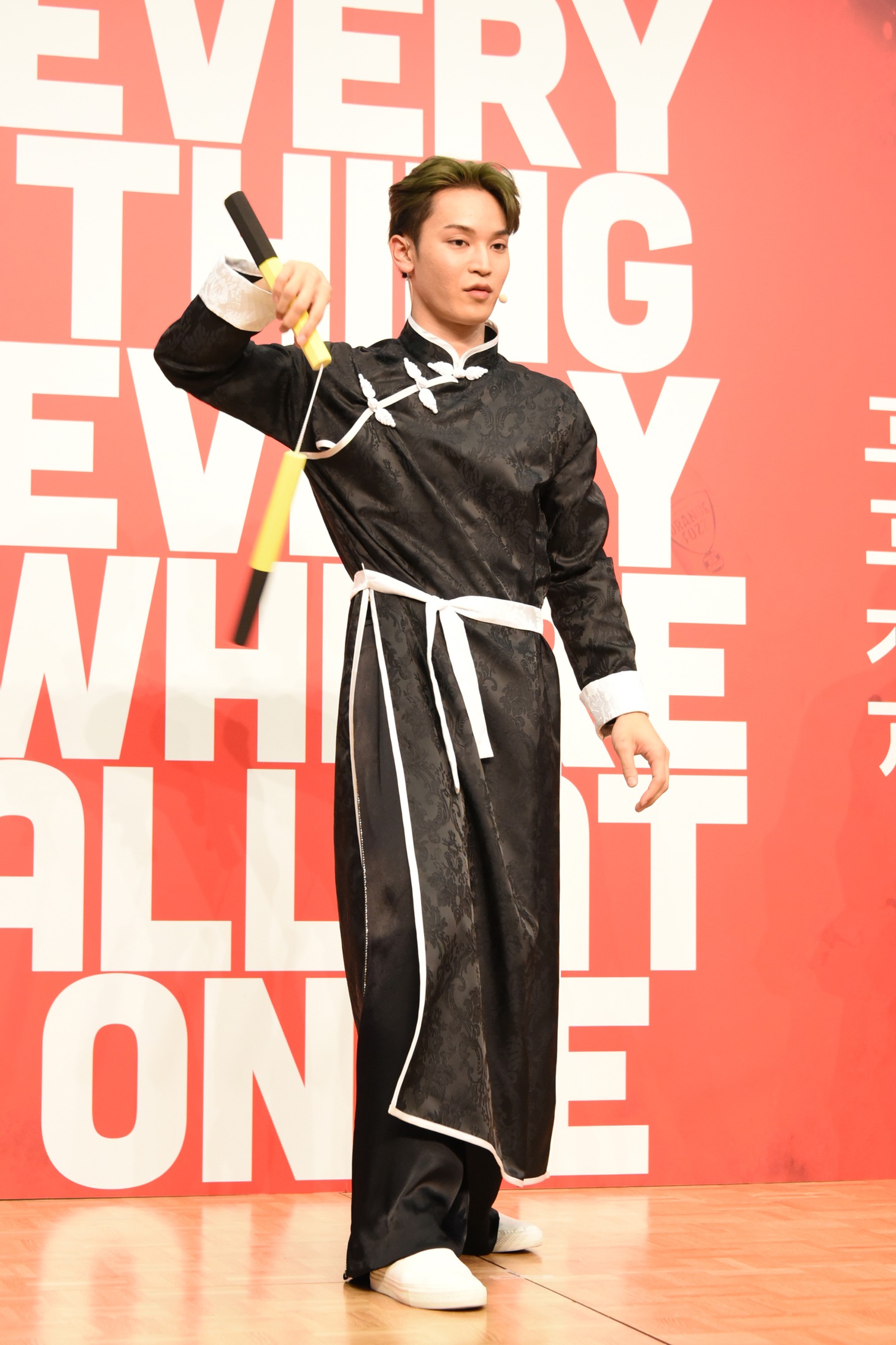 與那城奨