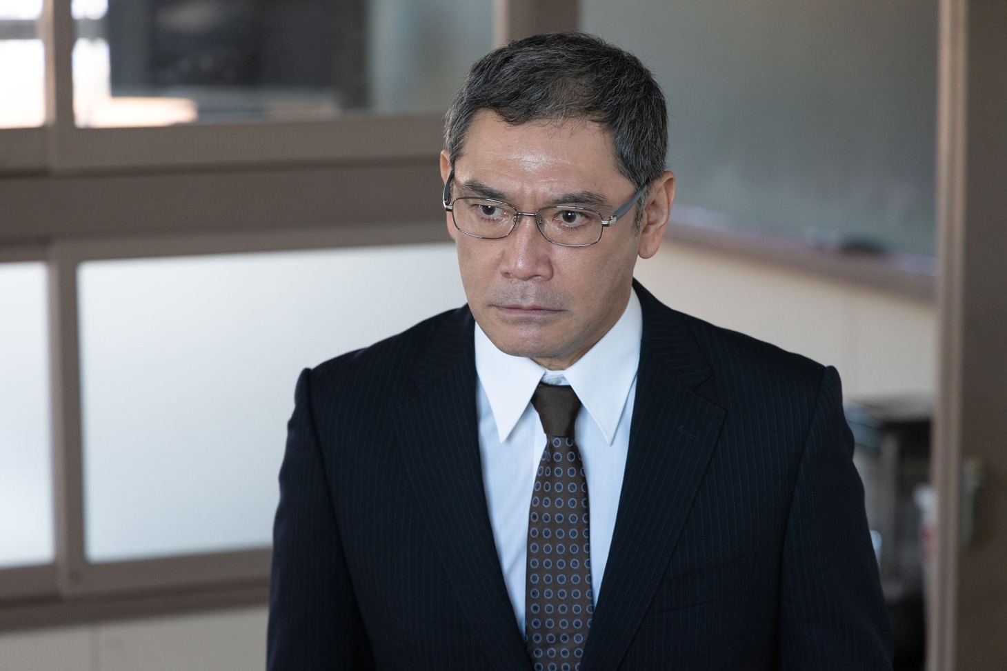 風早勝一郎役の杉本哲太。