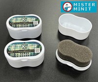 ミスターミニットの店舗にて先着でプレゼントされる「連続ドラマW フィクサー」仕様の靴磨きスポンジ。