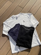 映画公式グッズのロングスリーブTシャツ。