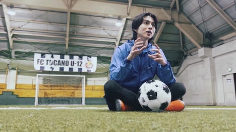 「The Talking Kings」第1回の場面写真。