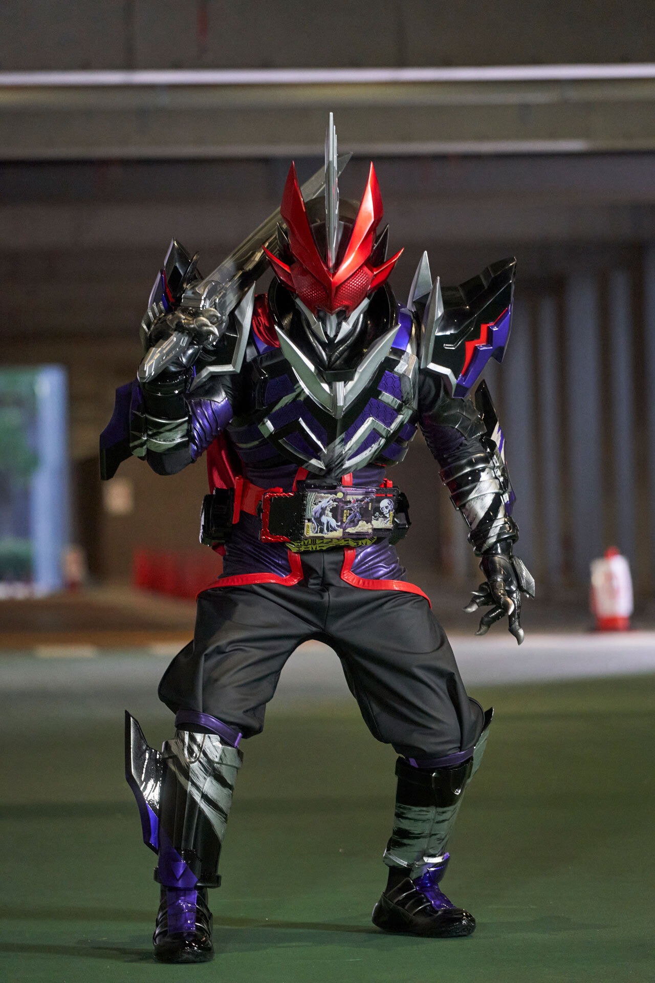 デザストが変身する仮面ライダーデザスト。