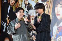 左から加藤諒、奥平大兼。