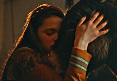 「EO イーオー」場面写真