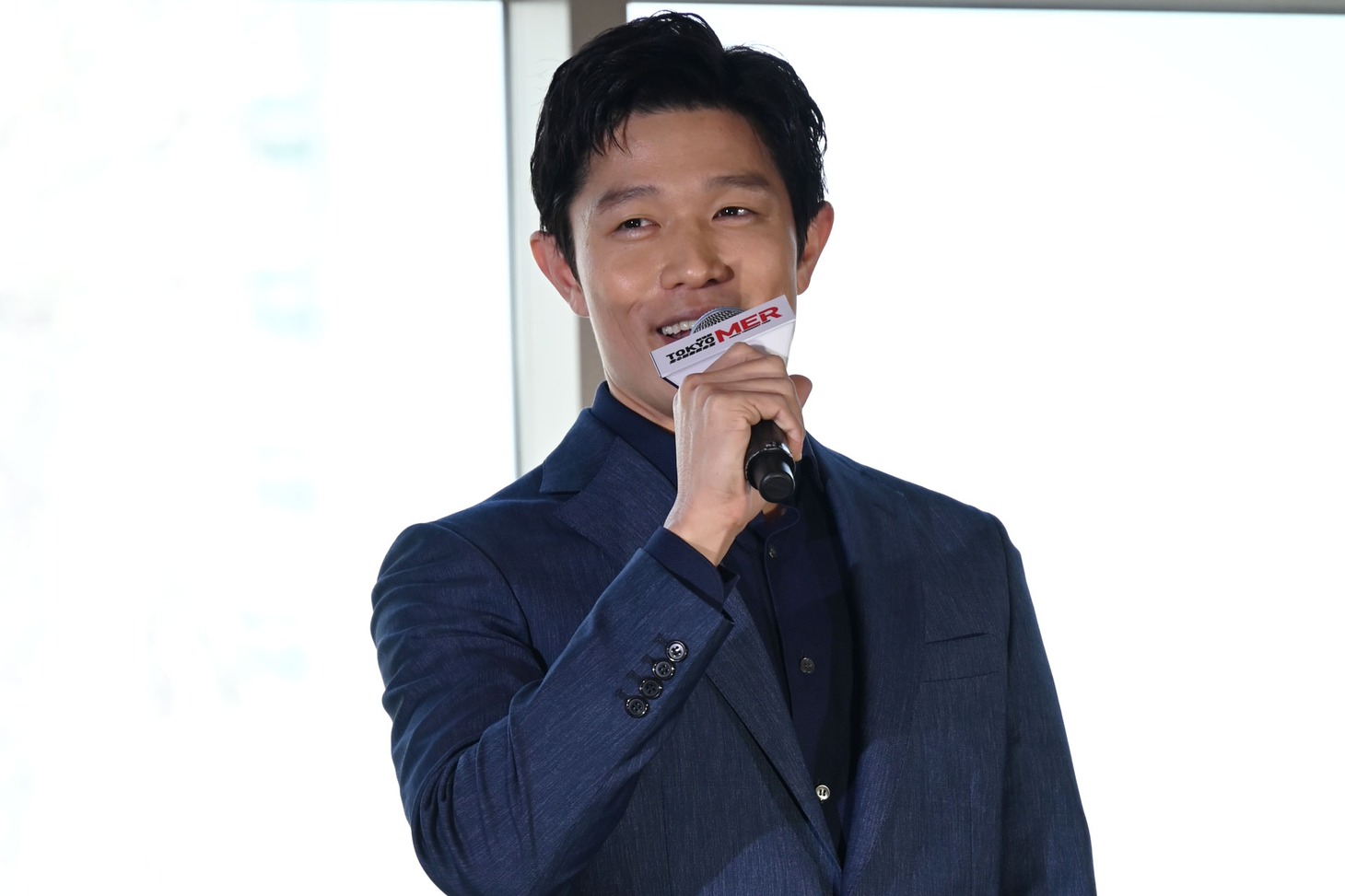 鈴木亮平