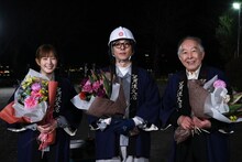 左から本田翼、高橋一生、橋爪功。