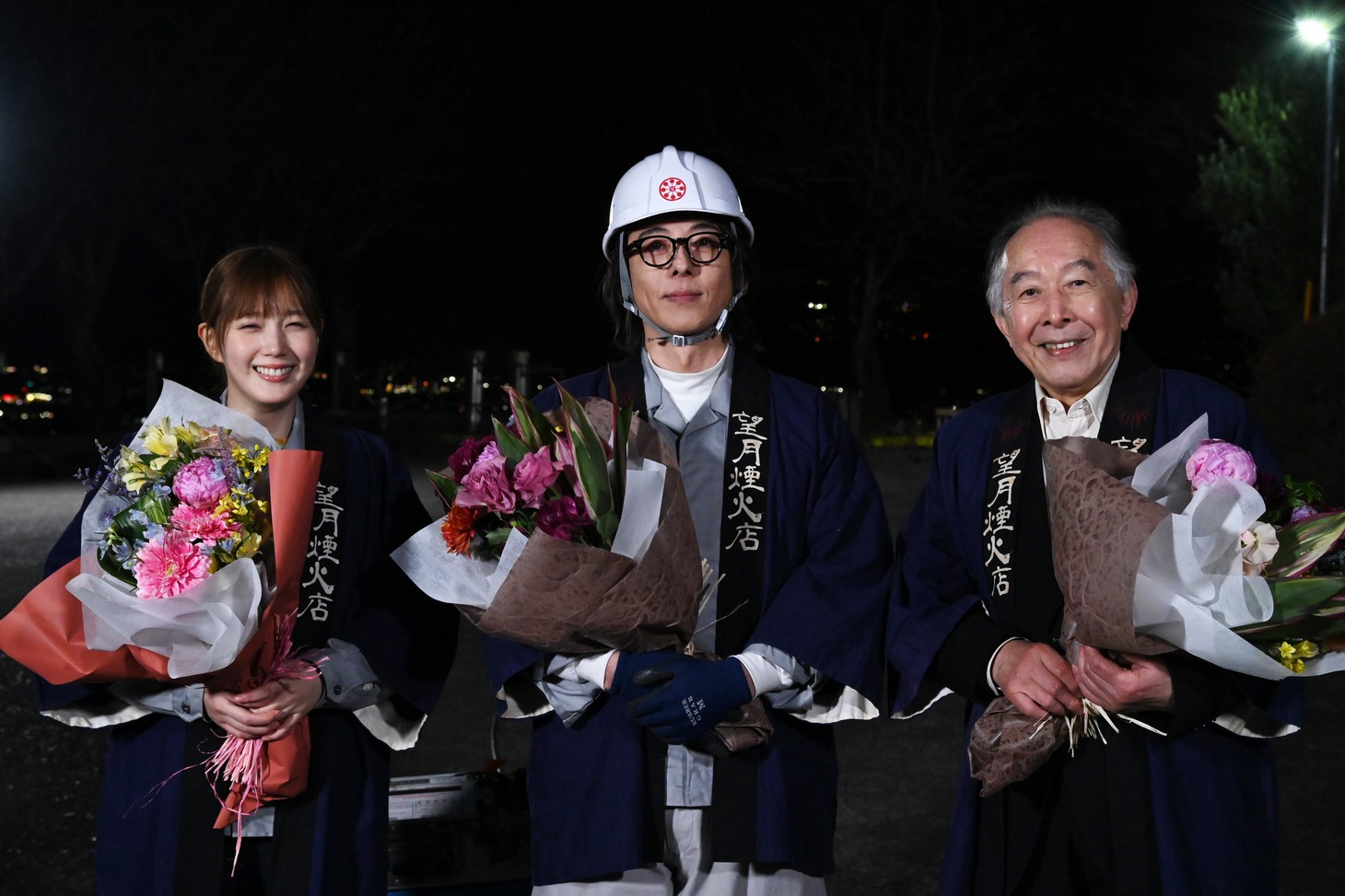 左から本田翼、高橋一生、橋爪功。