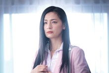 「ハケンアニメ！」より、尾野真千子。(c)2022映画「ハケンアニメ！」製作委員会