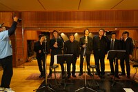 “山崎一門”メンバーによる楽曲レコーディング風景。