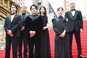 「シン・仮面ライダー」池松壮亮、浜辺美波、柄本佑らがレッドカーペットに集結