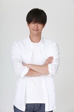 山本正海役役の竹財輝之助。