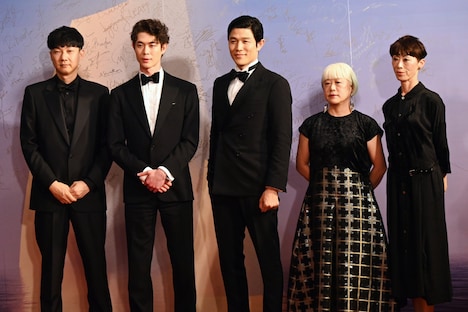 レッドカーペットに参加した「エゴイスト」チーム。