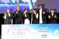 「エンジェルフライト 国際霊柩送還士」完成披露イベントの様子。左から野呂佳代、遠藤憲一、米倉涼子、松本穂香、城田優、徳井優。