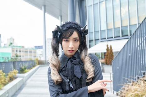 りこめろ役の中田クルミ。