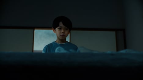 「禁じられた遊び」より、正垣湊都演じる春翔。