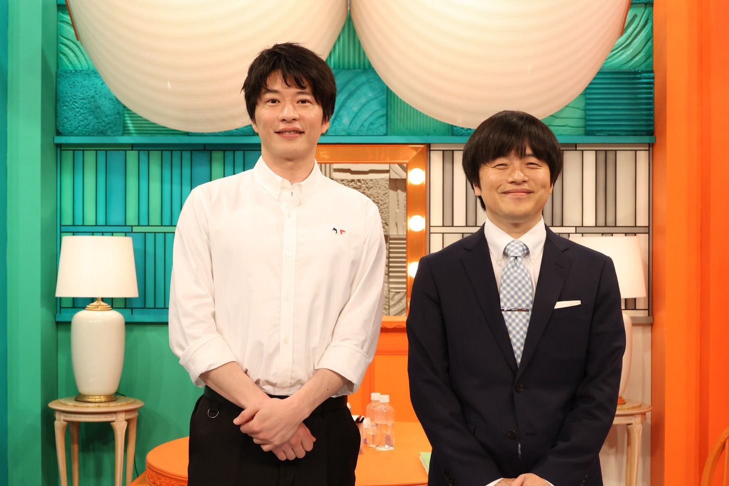 左から田中圭、バカリズム。