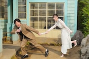 左から神木隆之介、福原遥。