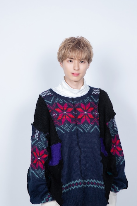 伊奈周平役の本田響矢。