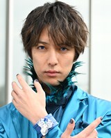 ソノイ役の富永勇也。