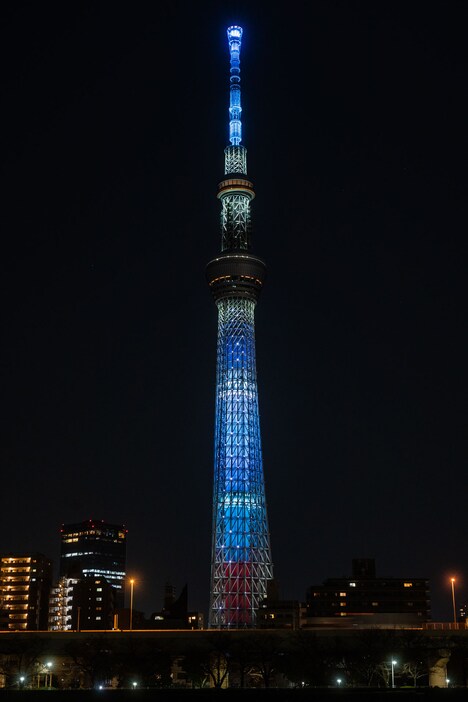 「『映画刀剣乱舞-黎明-』in TOKYO SKYTREE(R)」のライトアップのイメージ。
