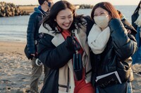 左から小野莉奈、瀬名亮。