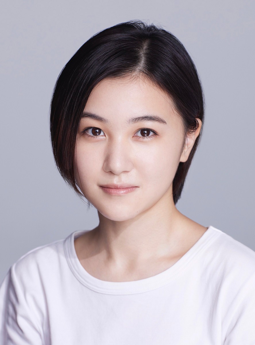 山口まゆ