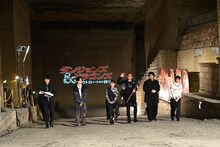 左から森川智之、武内駿輔、逢田梨香子、木村昴、中村悠一、南沙良。