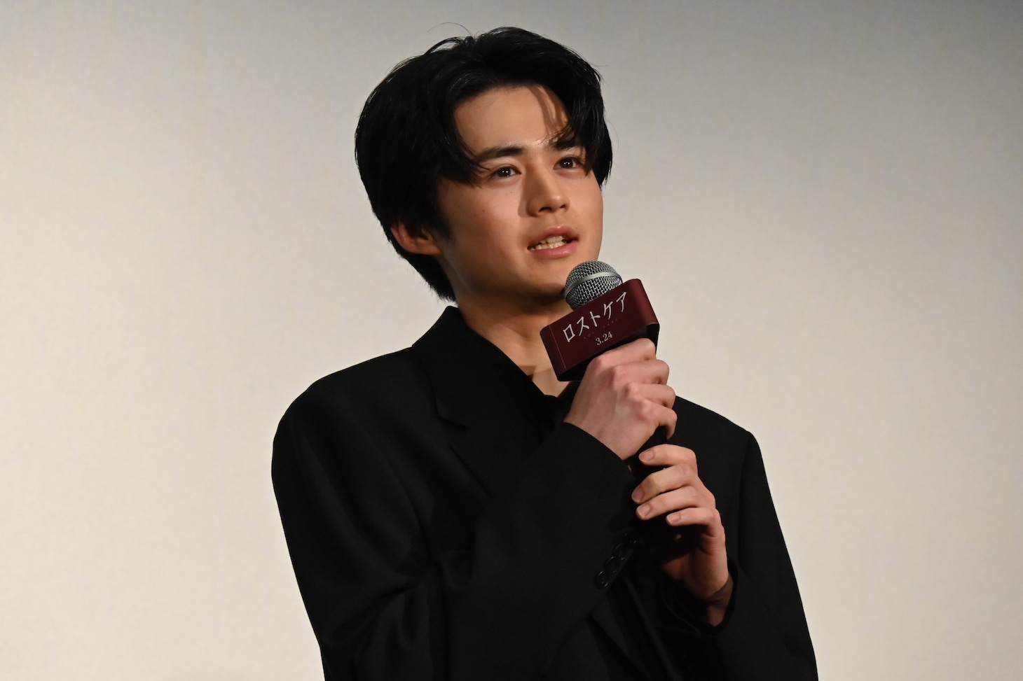 鈴鹿央士