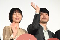 左から長澤まさみ、松山ケンイチ。