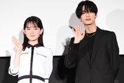 「なのに、千輝くんが甘すぎる。」大ヒット御礼舞台挨拶の様子。左から畑芽育、高橋恭平。