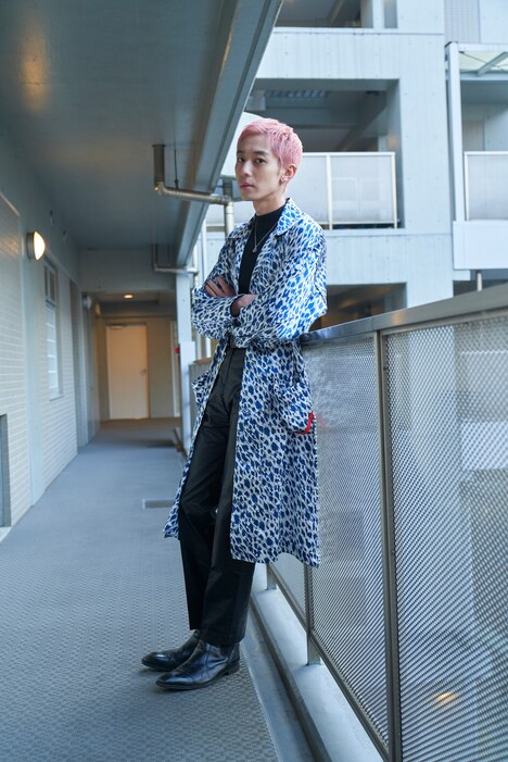 ヴィクター役の小野翔平。