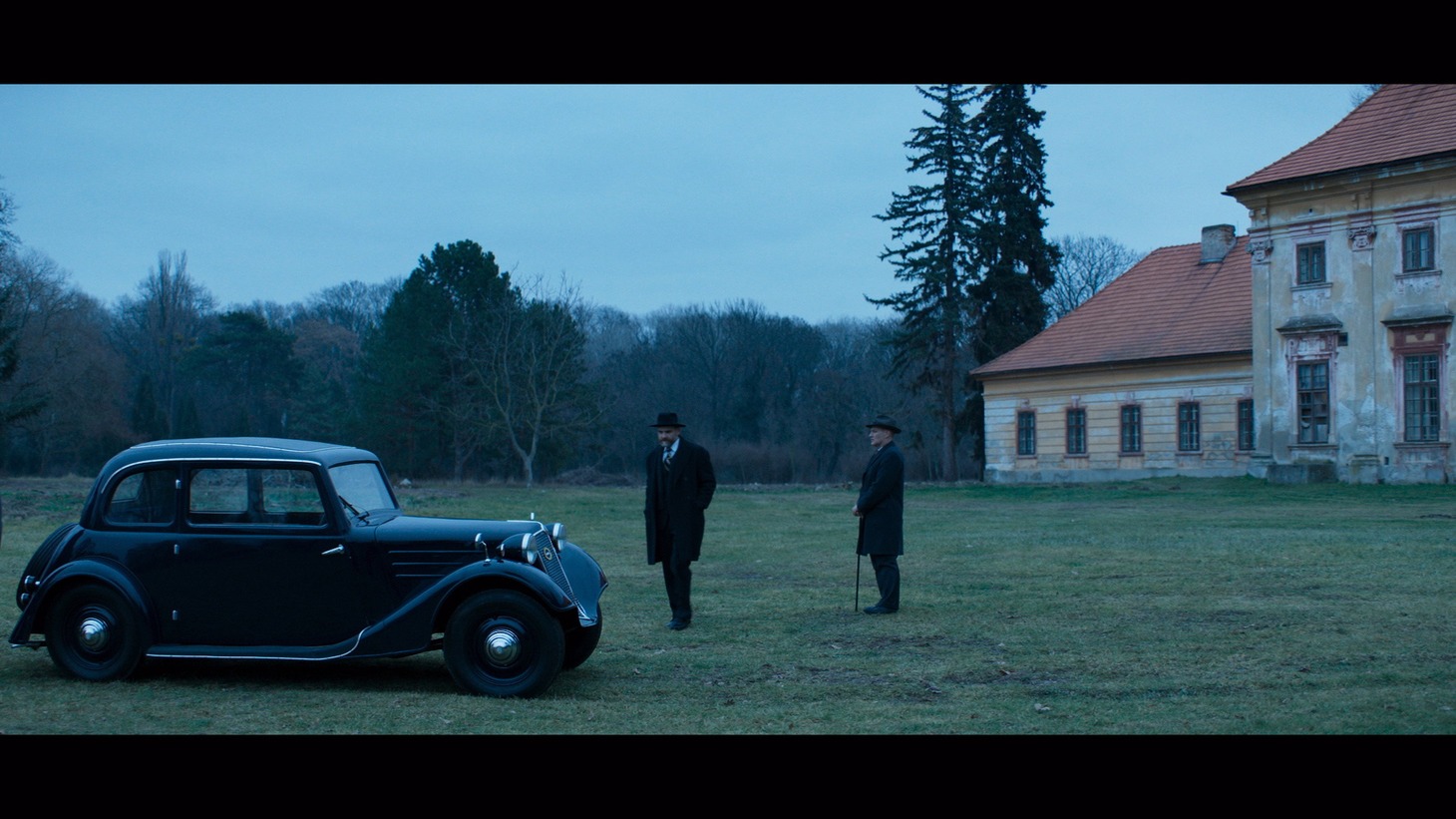 「未来は裏切りの彼方に」新場面写真