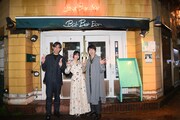左から江口洋介、広瀬すず、櫻井翔。