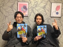 左から阪元裕吾、インタビュアーを担当した文筆家の折田侑駿。