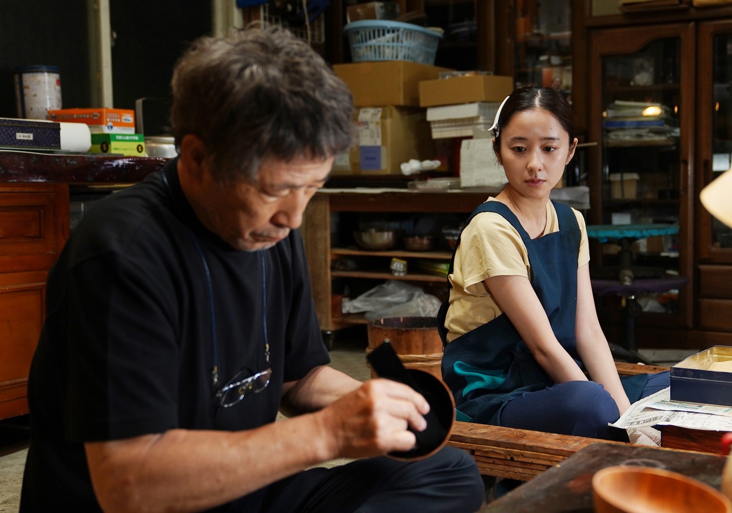 「バカ塗りの娘」場面写真