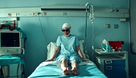 「ダークグラス」場面写真