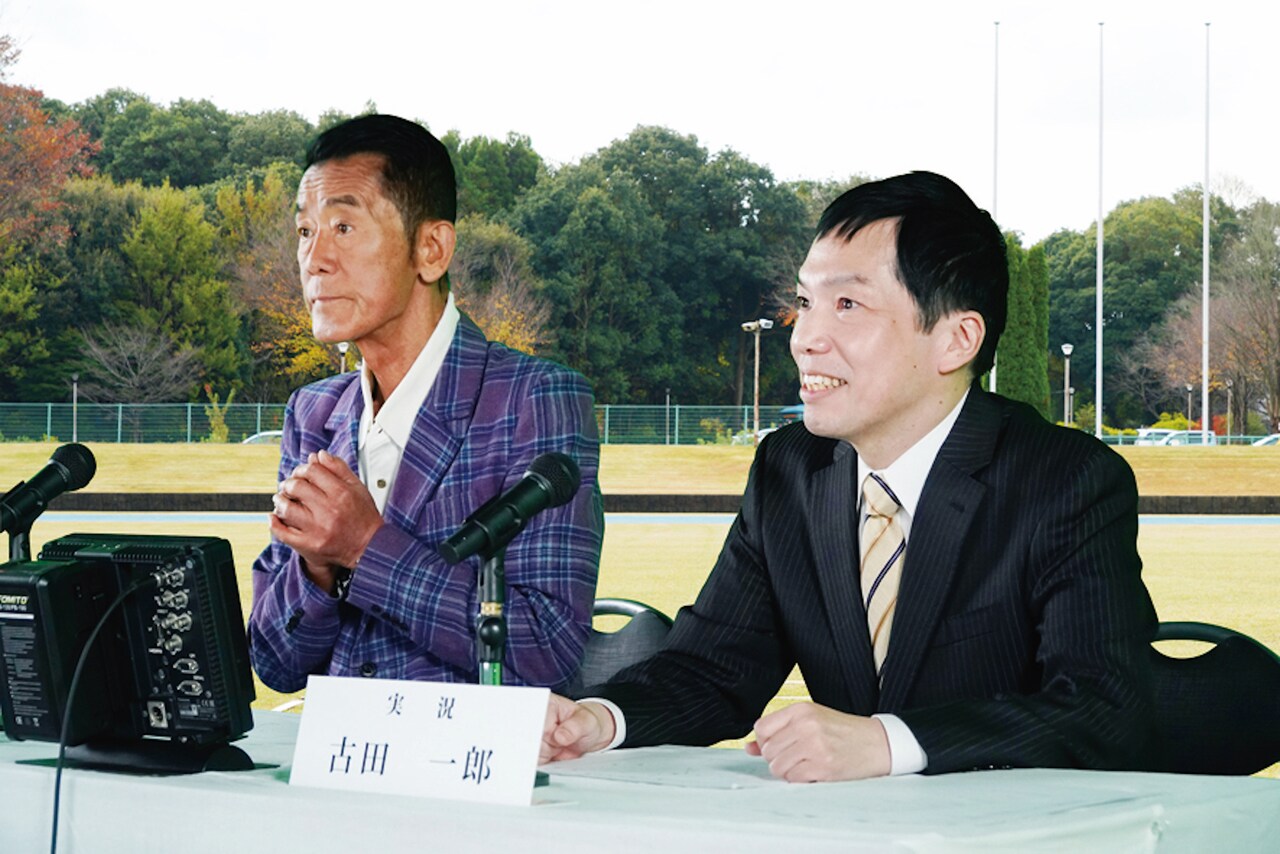 藤竜也主演「それいけ！ゲートボールさくら組」場面写真、解説する三遊亭円楽の姿も