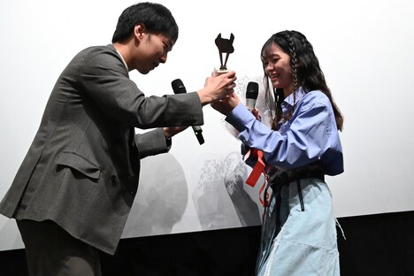 左から佐近圭太郎、森田想。